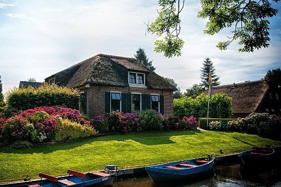 Чем знаменита деревня Гитхорн (Нидерланды) - детальная элемента