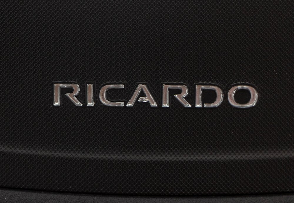 Чемодан Ricardo Mendocino маленький S полипропилен черный USB 020-20-001-4NE купить цена 23790.00 ₽