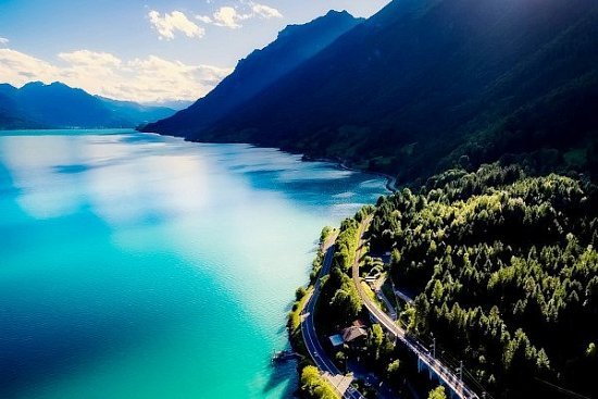 Отдых в Альпах на озере Бриенц (Швейцария) - детальная элемента