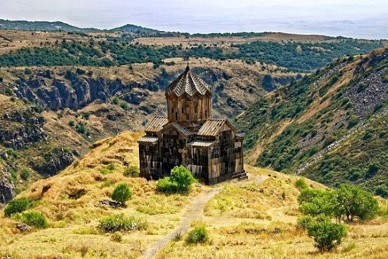 Достопримечательности Армении — замок Амберд - детальная элемента