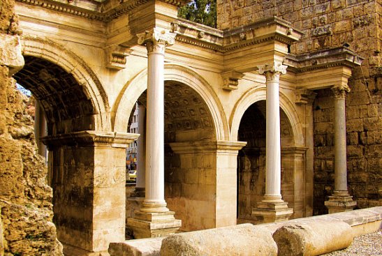 Адриановы ворота: вход в древний мир Анталии - детальная элемента