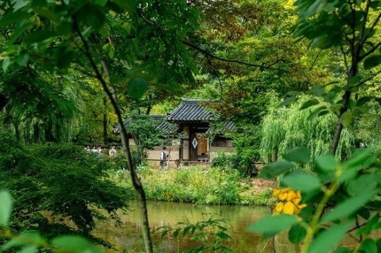 Парк Мундынсан (Южная Корея) и монастырь Мунгпиндженса